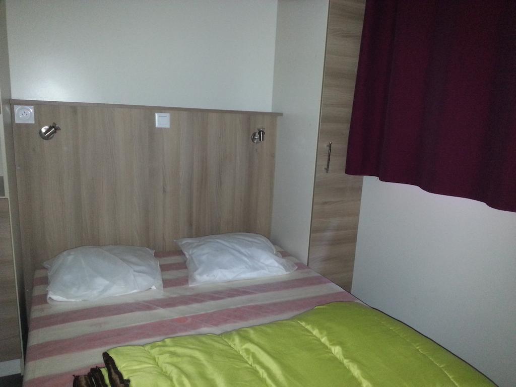 Camping Les Sources سان جان دو جارد الغرفة الصورة