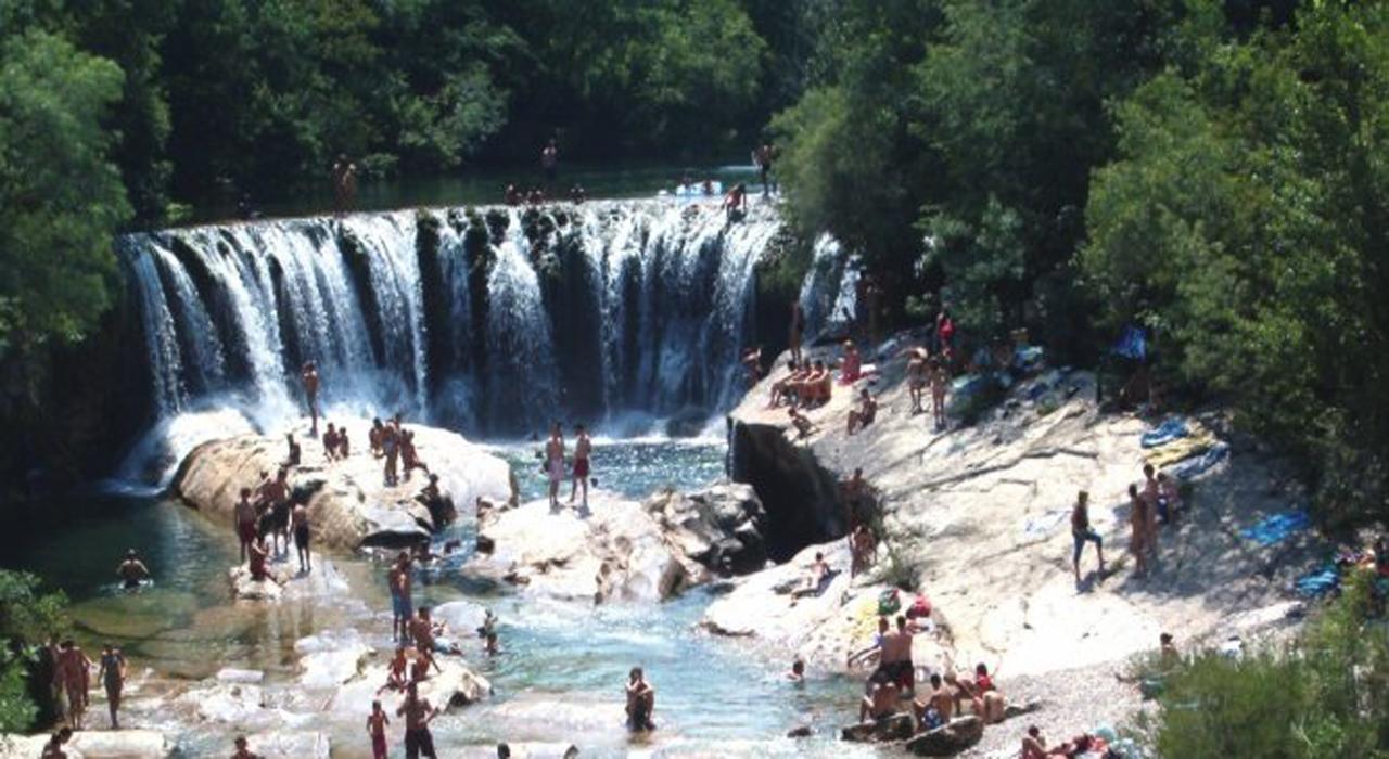 Camping Les Sources سان جان دو جارد المظهر الخارجي الصورة